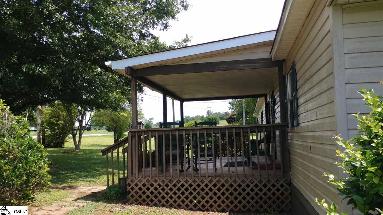 256 Hendricks Road Pickens, SC 29671 - Photo 5 of 13