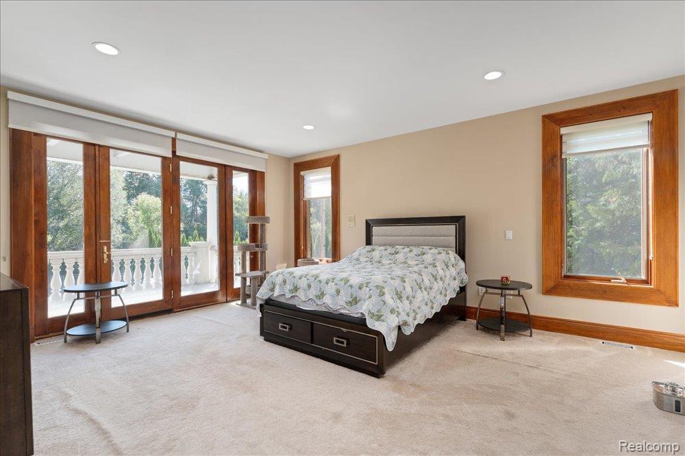 3543 Cedar Brook Drive Rochester, MI 48309 - Photo 61 of 99 Expansive room with neutral carpeting and recessed lighting