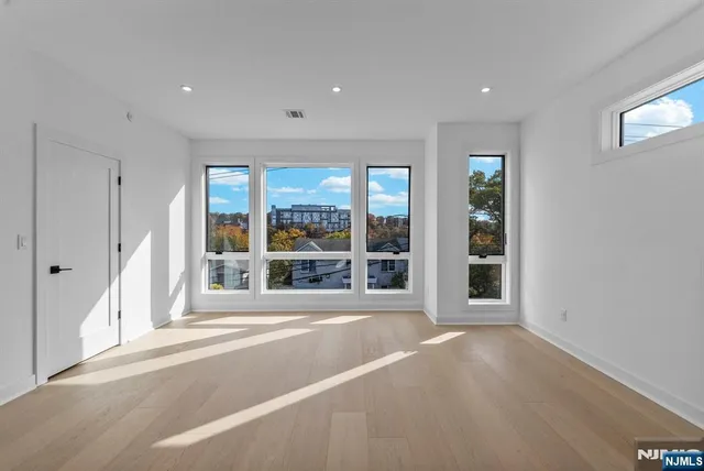 $1,899,999 | 2189 Jones Road, Fort Lee, NJ 07024