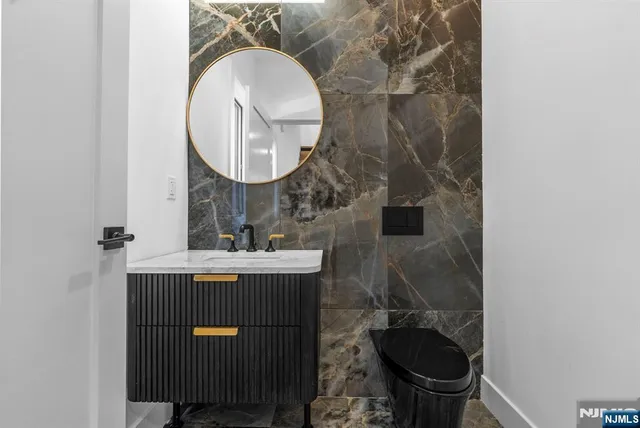 $1,899,999 | 2189 Jones Road, Fort Lee, NJ 07024