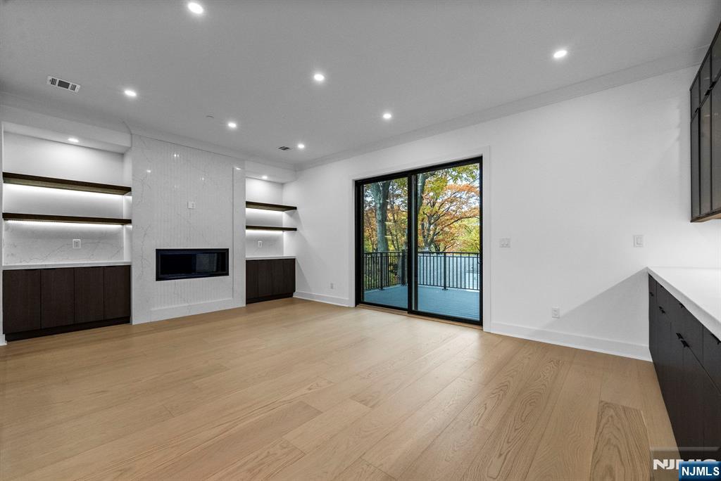 2189 Jones Road Fort Lee, NJ 07024 - Photo 8 of 25