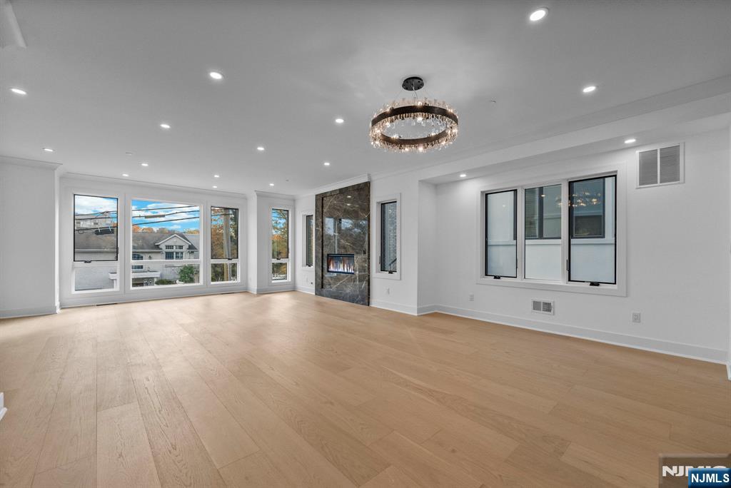 2189 Jones Road Fort Lee, NJ 07024 - Photo 10 of 25