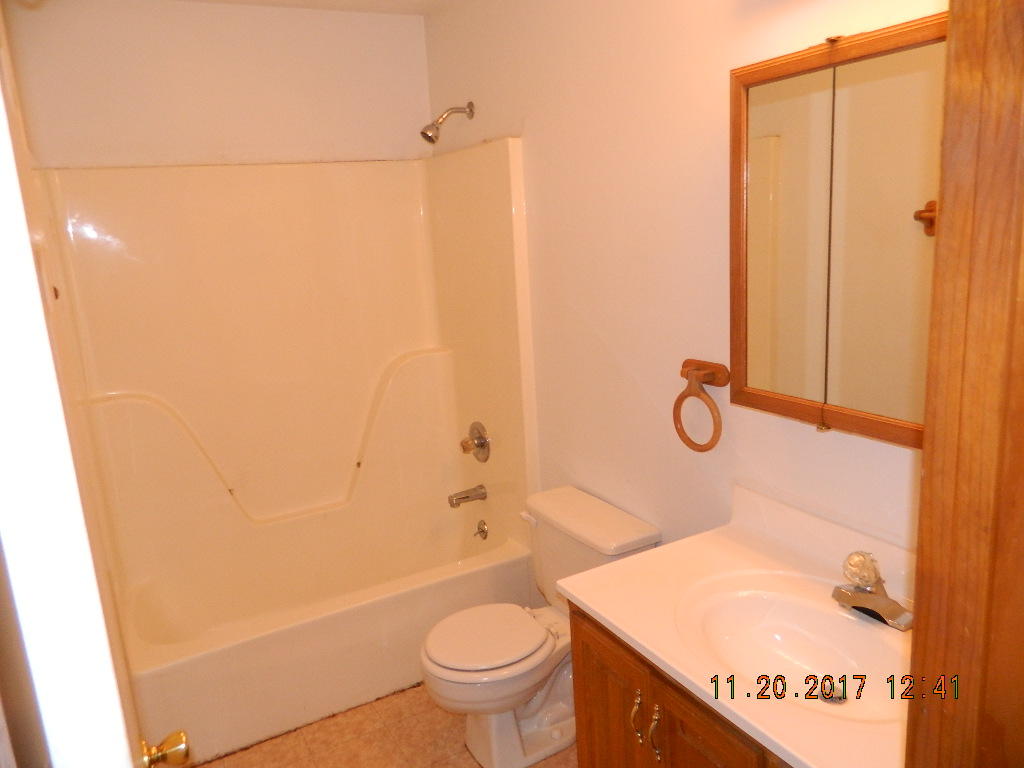 576 Pickett Road Signal Mountain, TN 37377 - Photo 14 of 16 SHARED BATH