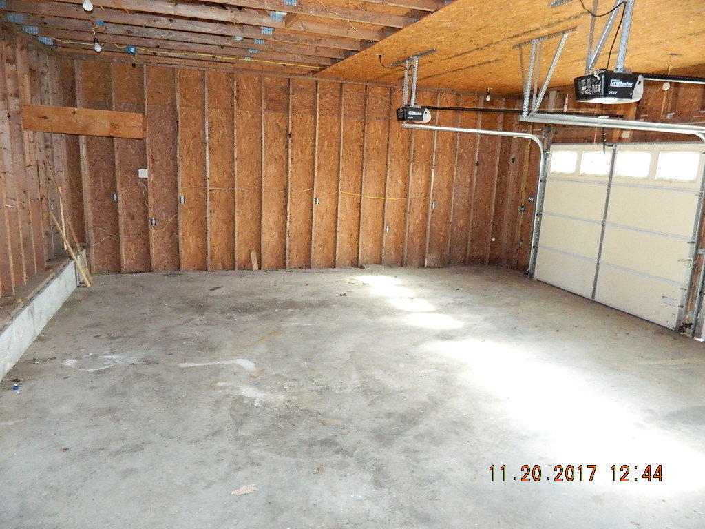 576 Pickett Road Signal Mountain, TN 37377 - Photo 10 of 16 GarageInterior