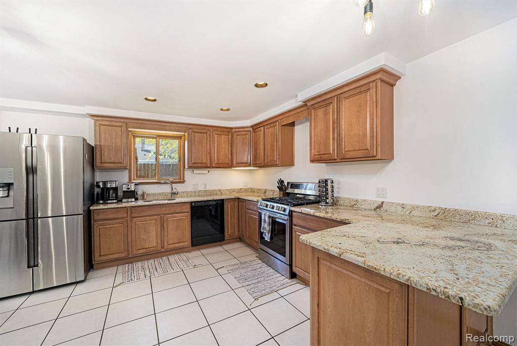 3627 Normandy Road Royal Oak, MI 48073 - Photo 8 of 29
