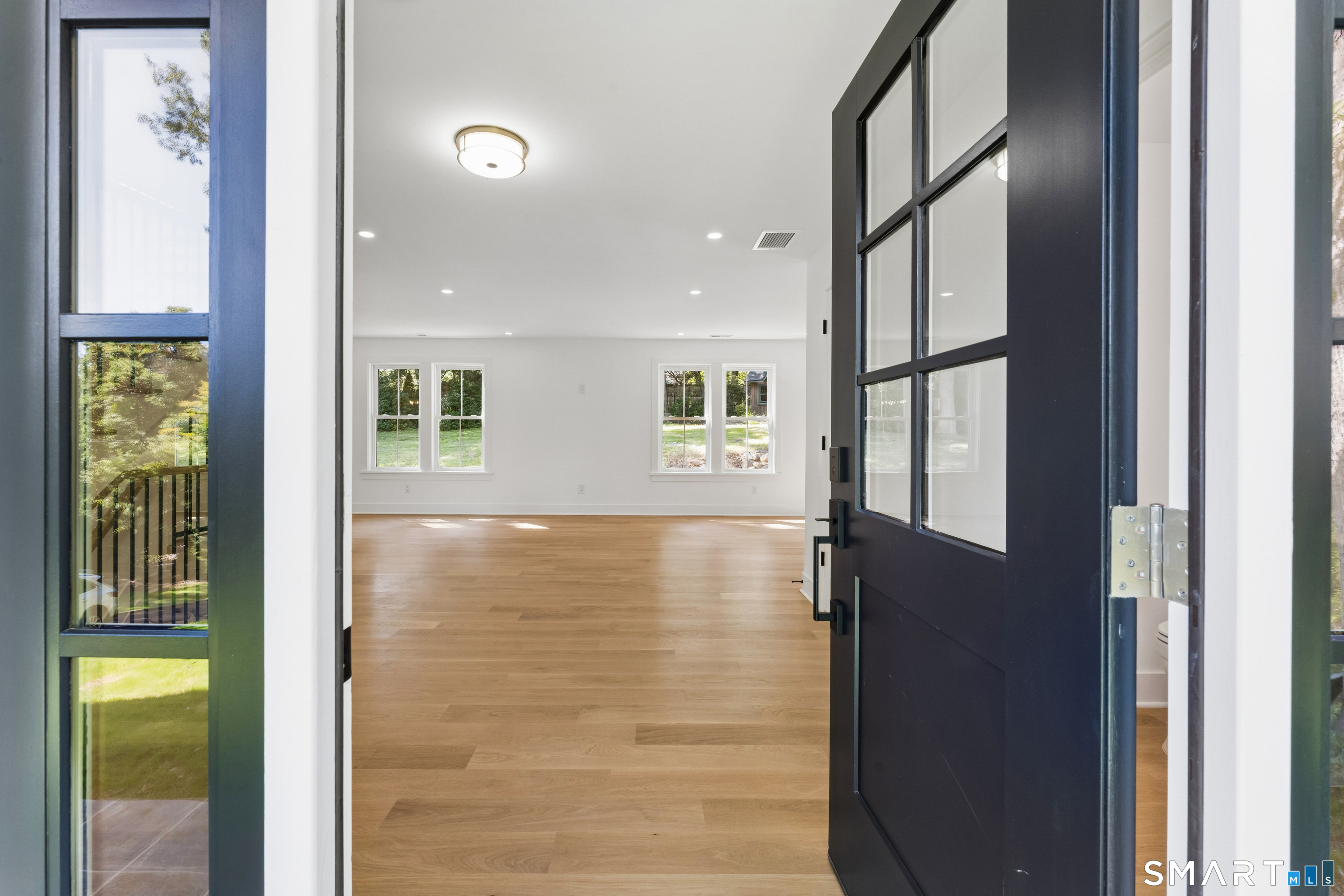 47 West Norwalk Road Norwalk, CT 06850 - Photo 3 of 40 Gallery Image 3