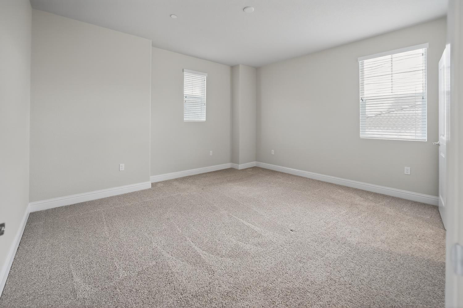 183 Michael Cox Lane Tracy, CA 95377 - Photo 29 of 35 an empty room with windows