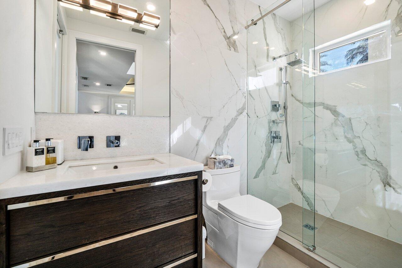 855 Coventry Street Boca Raton, FL 33487 - Photo 3 of 39 006-855CoventryStreet-BocaRaton-FL-33487