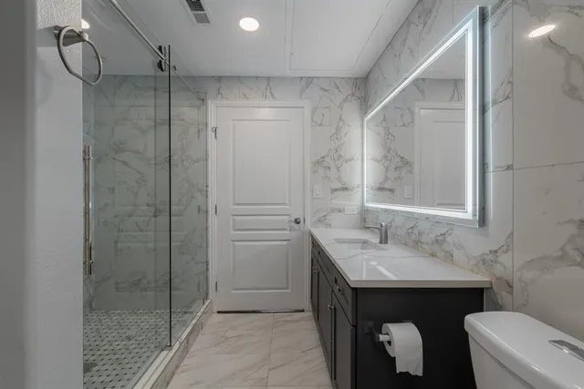 $216,900 | 330 East Las Colinas Boulevard, Unit 164, Irving, TX 75039