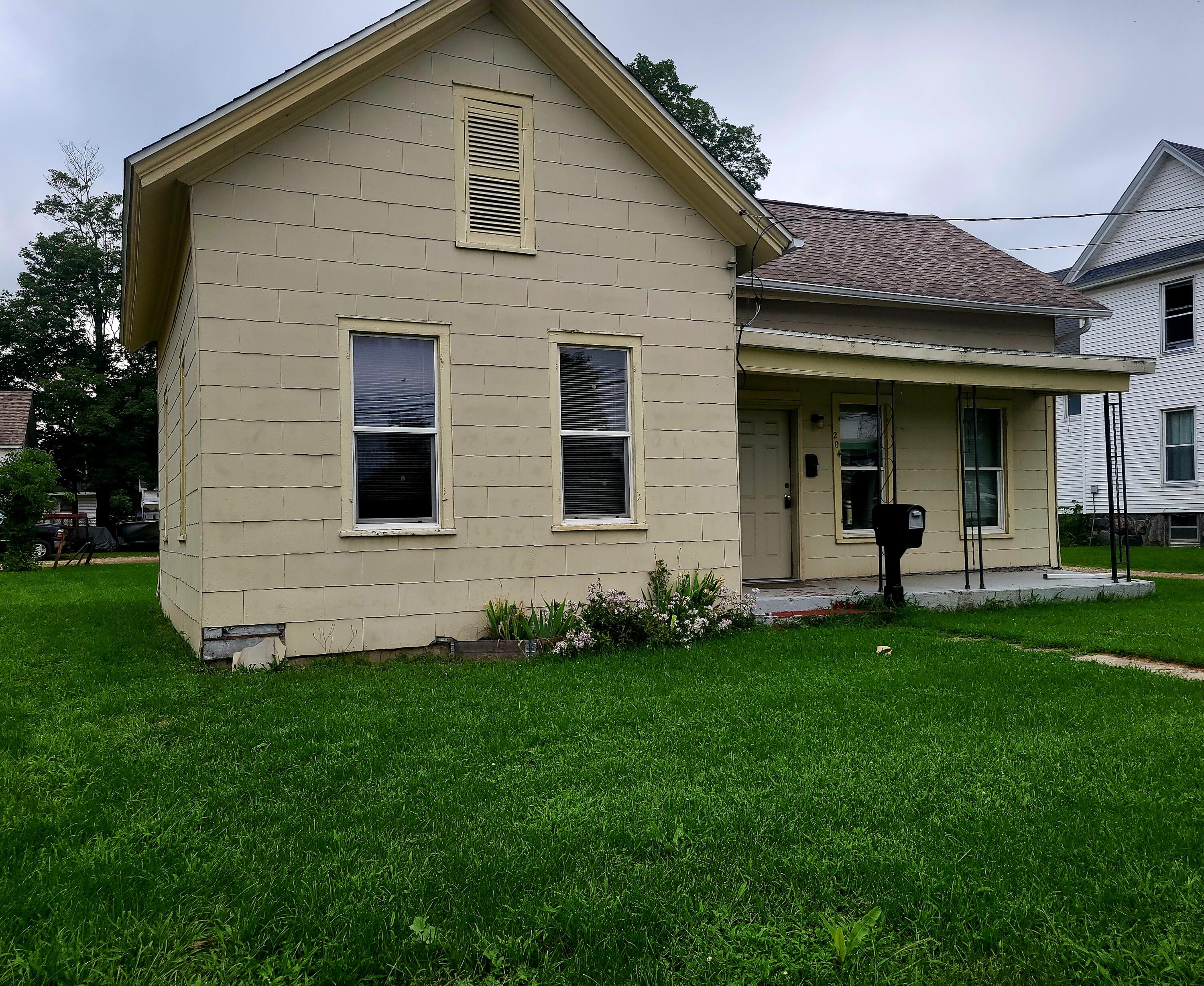 204 West Delaware Street Decatur, MI 49045 - Photo 1 of 13 Front