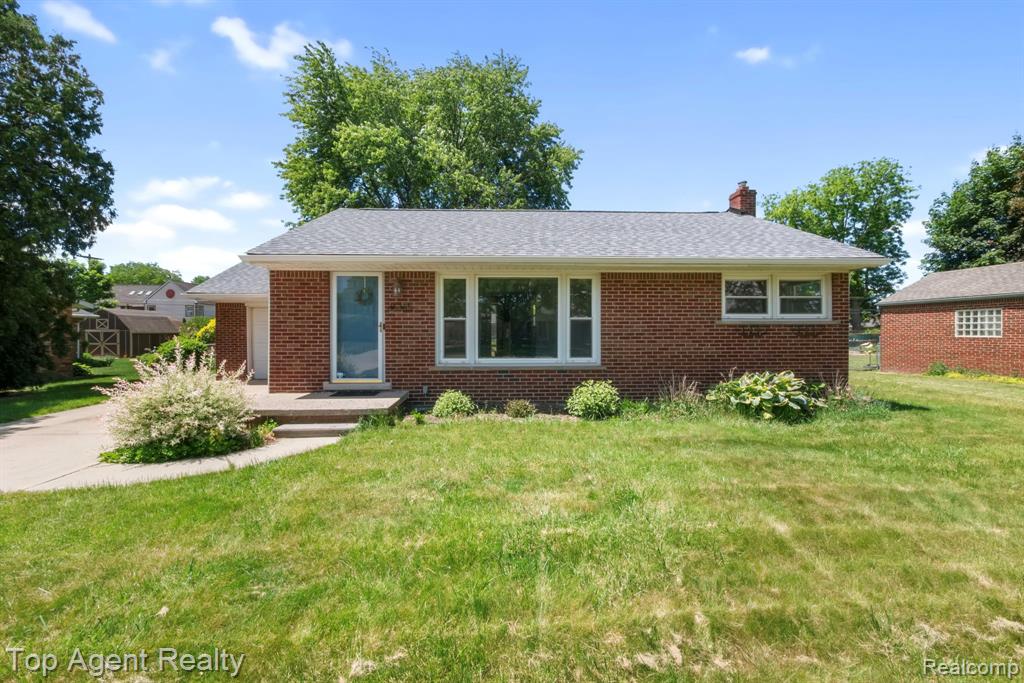 36365 Briarcliff Road Sterling Heights, MI 48312 - Photo 2 of 52