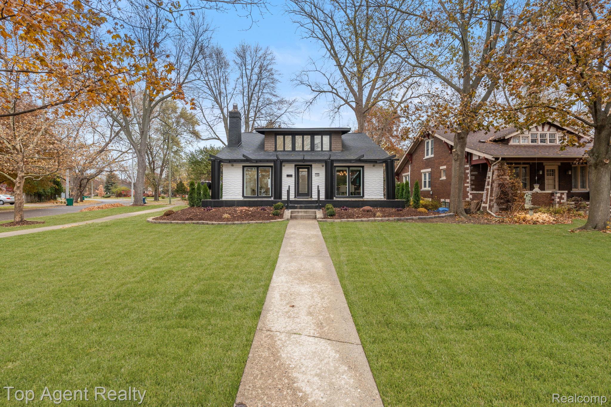 784 Barrington Road Grosse Pointe, MI 48230 - Photo 3 of 58 5-web-or-mls-784 Barrington Rd _003.jpeg