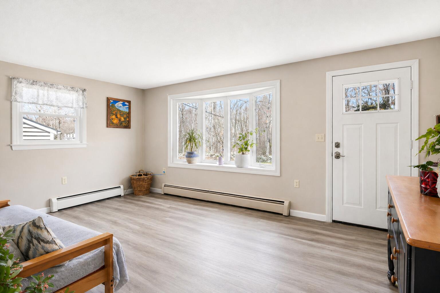174 McKenney Road Saco, ME 04072 - Photo 7 of 29 living room