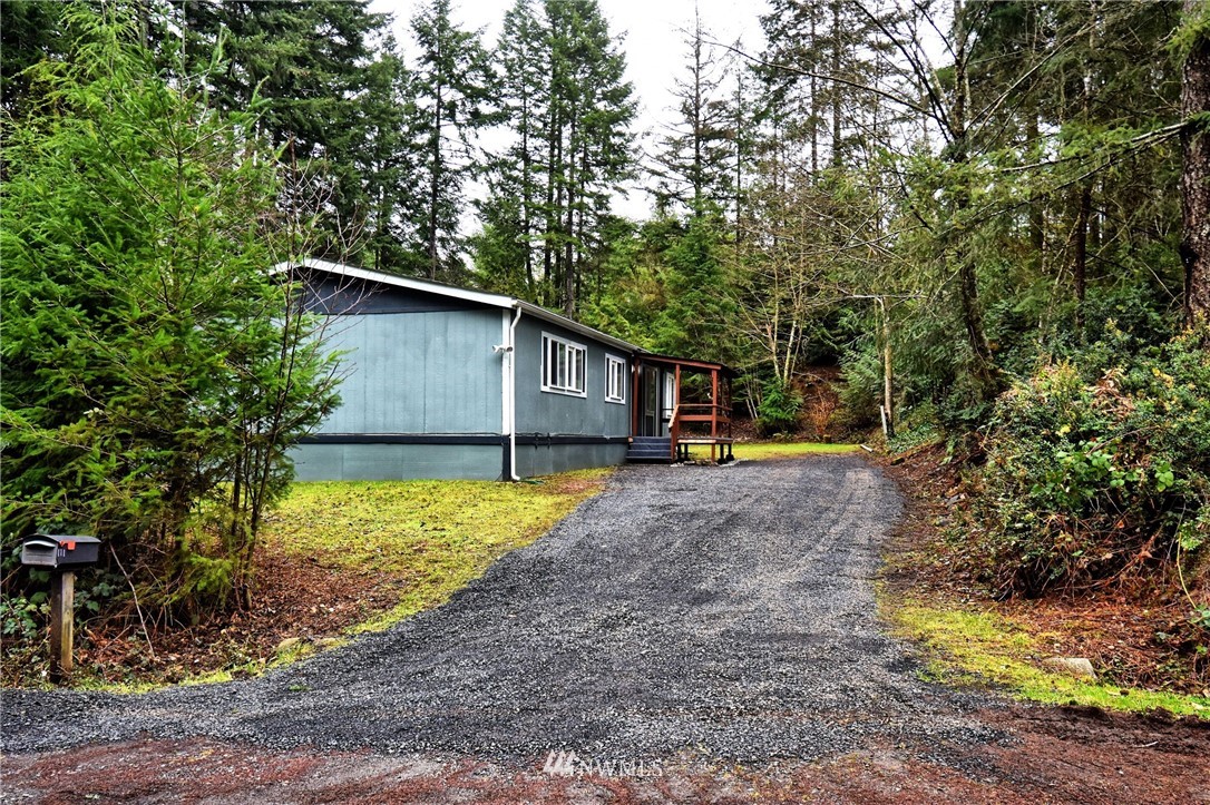 111 East Sleaford Road Shelton, WA 98584 - Photo 21 of 32 a house view with a backyard space