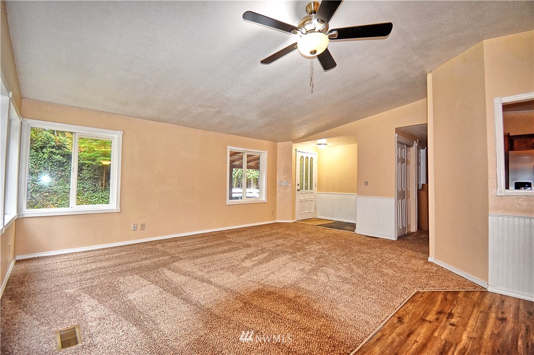 111 East Sleaford Road Shelton, WA 98584 - Photo 8 of 32 a view of an empty room and window