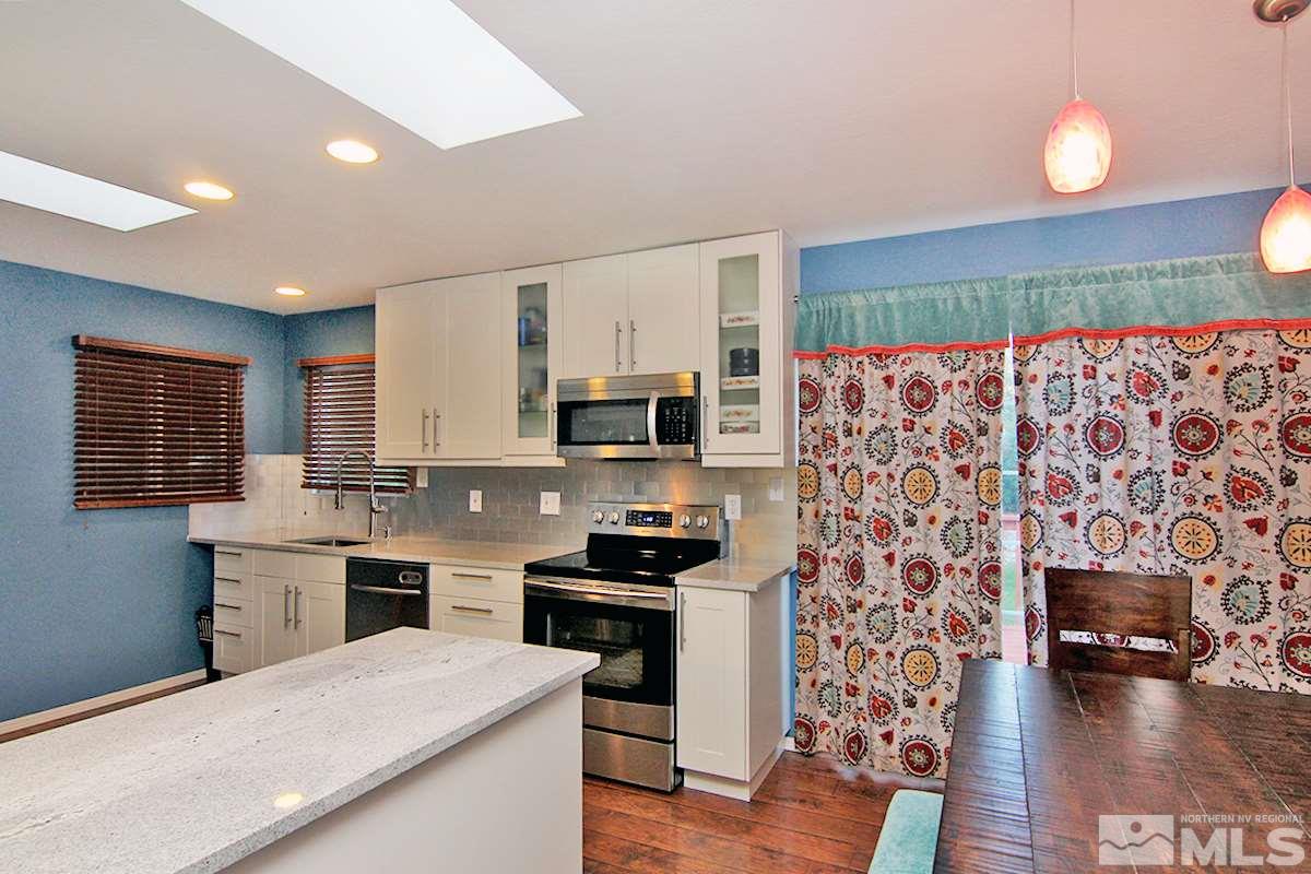 7535 Cobb Circle Reno, NV 89506 - Photo 5 of 25 Photo 5