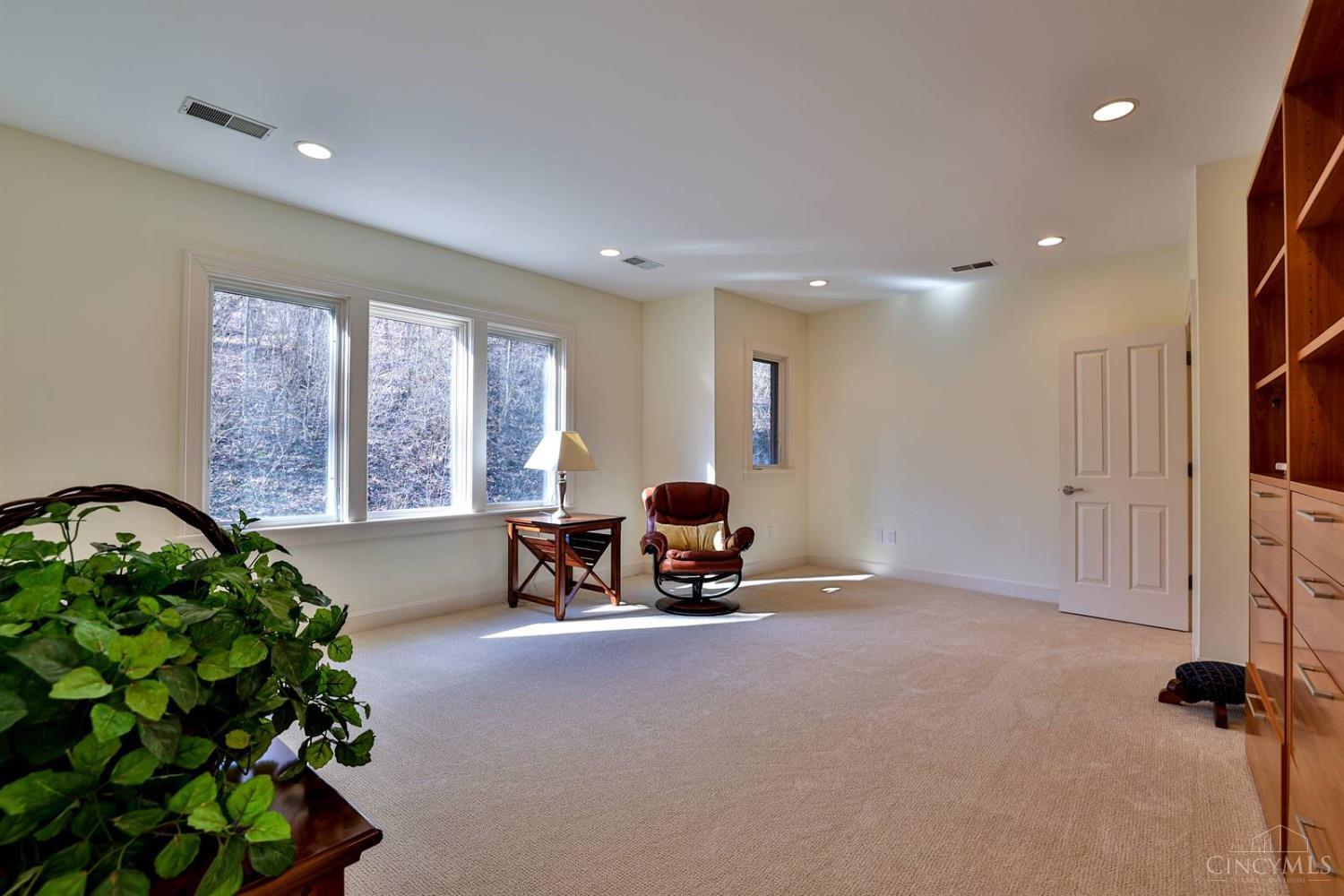 401 West Galbraith Road Wyoming, OH 45215 - Photo 29 of 55