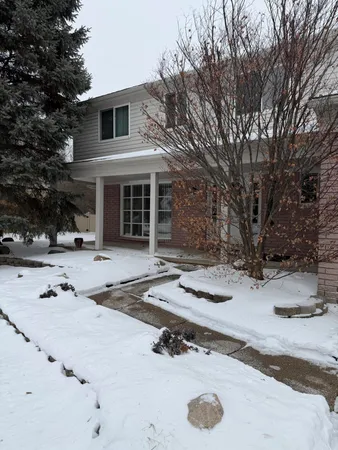 $2,895 | 3550 Kings Point Drive, Troy, MI 48083