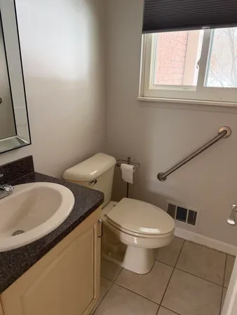 $2,895 | 3550 Kings Point Drive, Troy, MI 48083