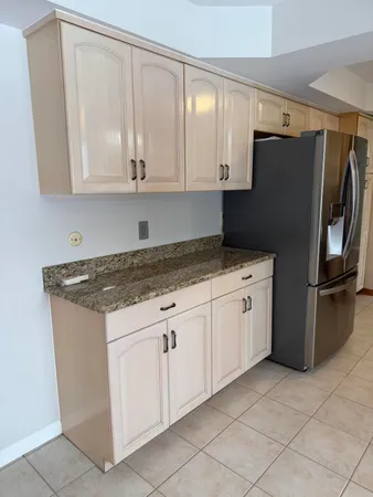 $2,895 | 3550 Kings Point Drive, Troy, MI 48083