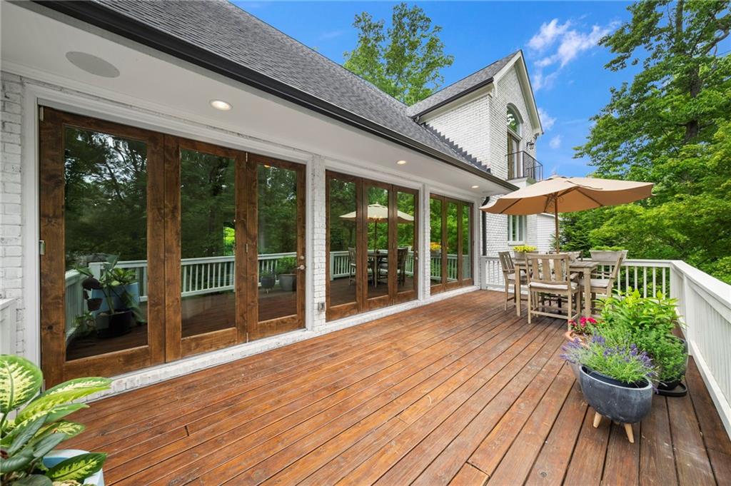 6321 Hunting Creek Road Northeast Sandy Springs, GA 30328 - Photo 12 of 70