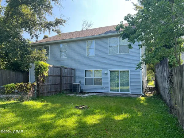 $1,800 | 1553 Mulberry Avenue, Unit A, Panama City, FL 32405