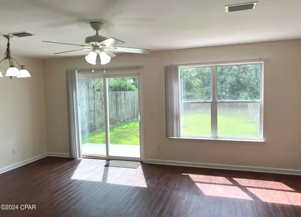 $1,800 | 1553 Mulberry Avenue, Unit A, Panama City, FL 32405