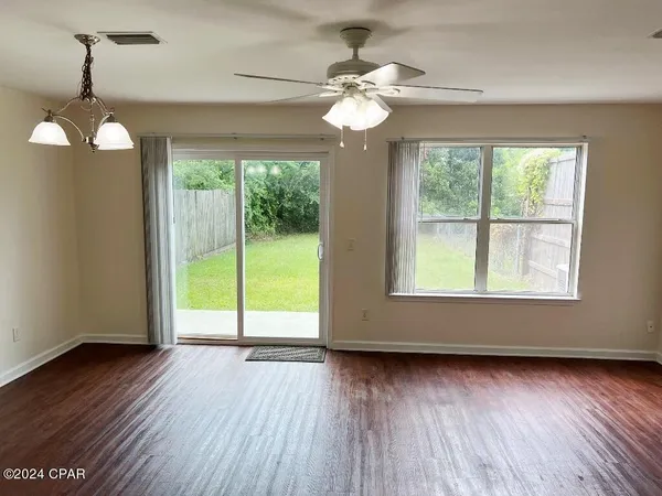 $1,800 | 1553 Mulberry Avenue, Unit A, Panama City, FL 32405