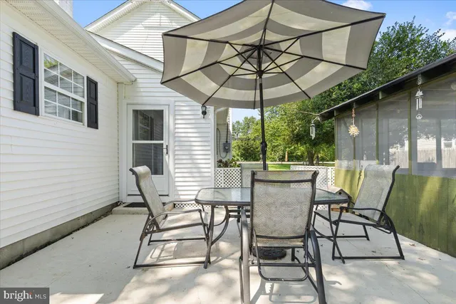 a house view with a outdoor space