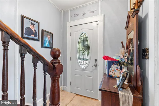 a view of entryway and workspace