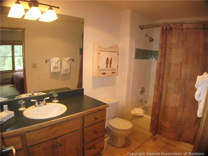 195 River Run Road, Unit 8053 Keystone, CO 80435 - Photo 8 of 16 Bathroom.
