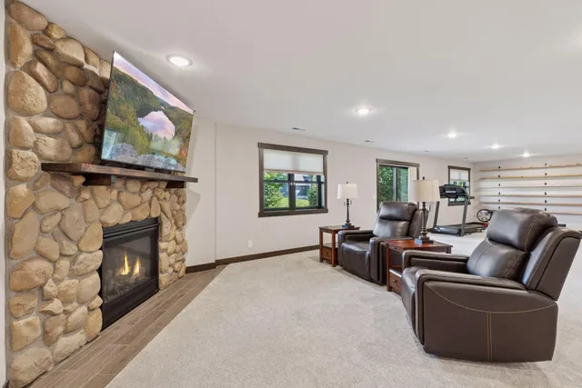 $609,900 | 203 Vista Circle, River Falls, WI 54022