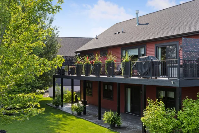 $609,900 | 203 Vista Circle, River Falls, WI 54022