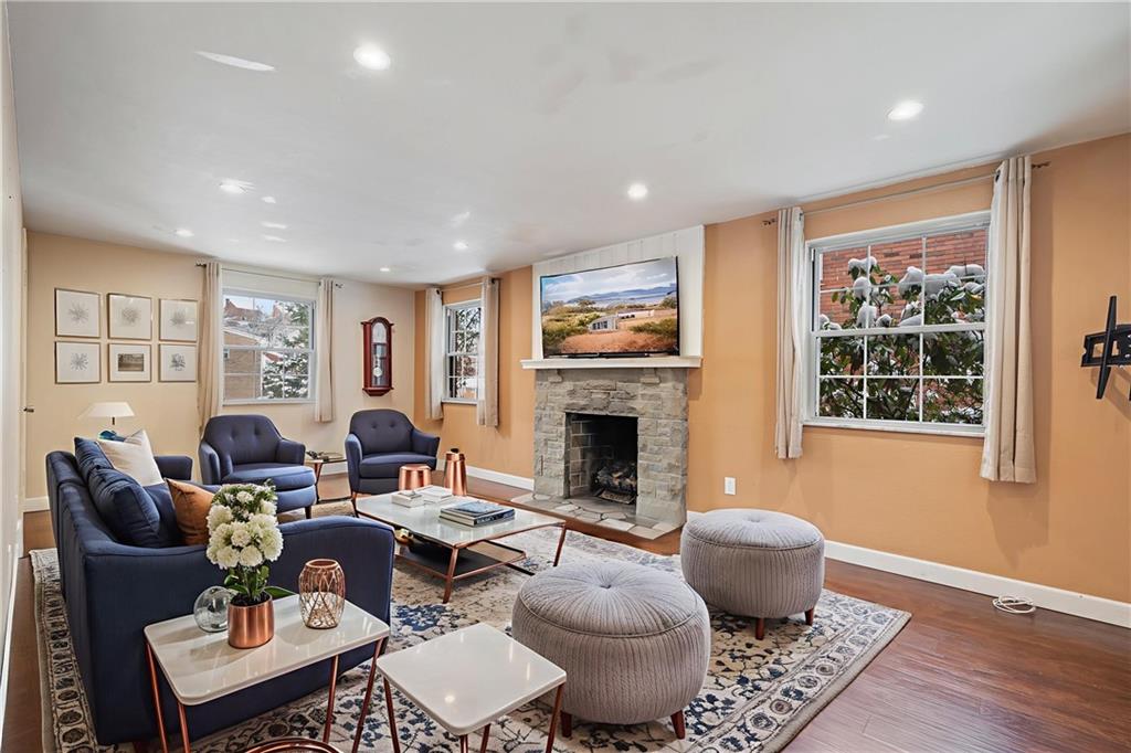 4706 East Willock Road Pittsburgh, PA 15227 - Photo 2 of 25 Gallery Image 2