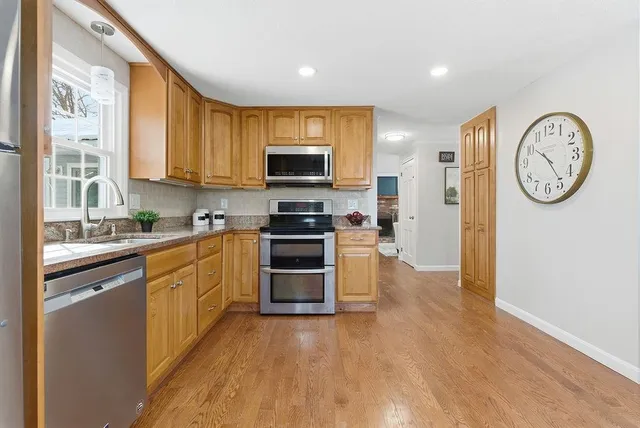 $595,900 | 26 Old Coach Road, Nashua, NH 03062