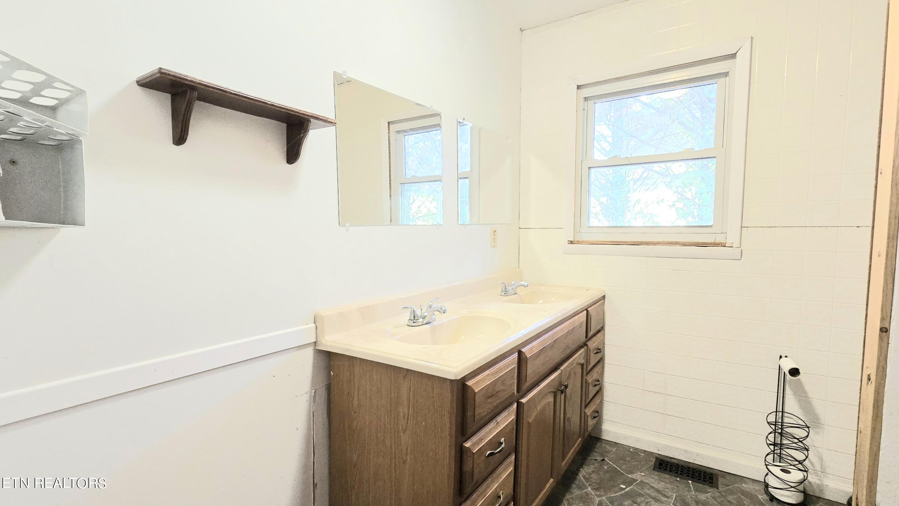 2829 Holiday Hills Road Kodak, TN 37764 - Photo 10 of 14 1000030618