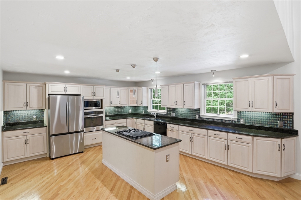 331 Prospect Street Framingham, MA 01701 - Photo 14 of 42