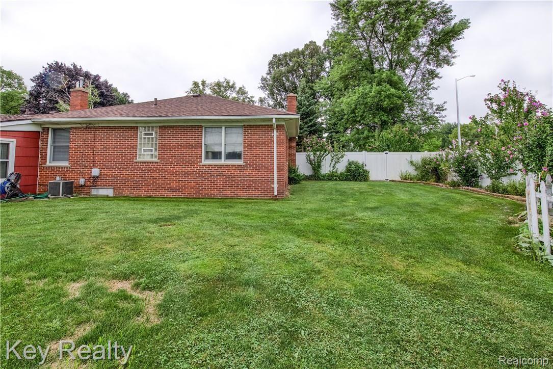 21912 Superior Road Taylor, MI 48180 - Photo 7 of 25 Smaller 21912 Superior-9.jpg