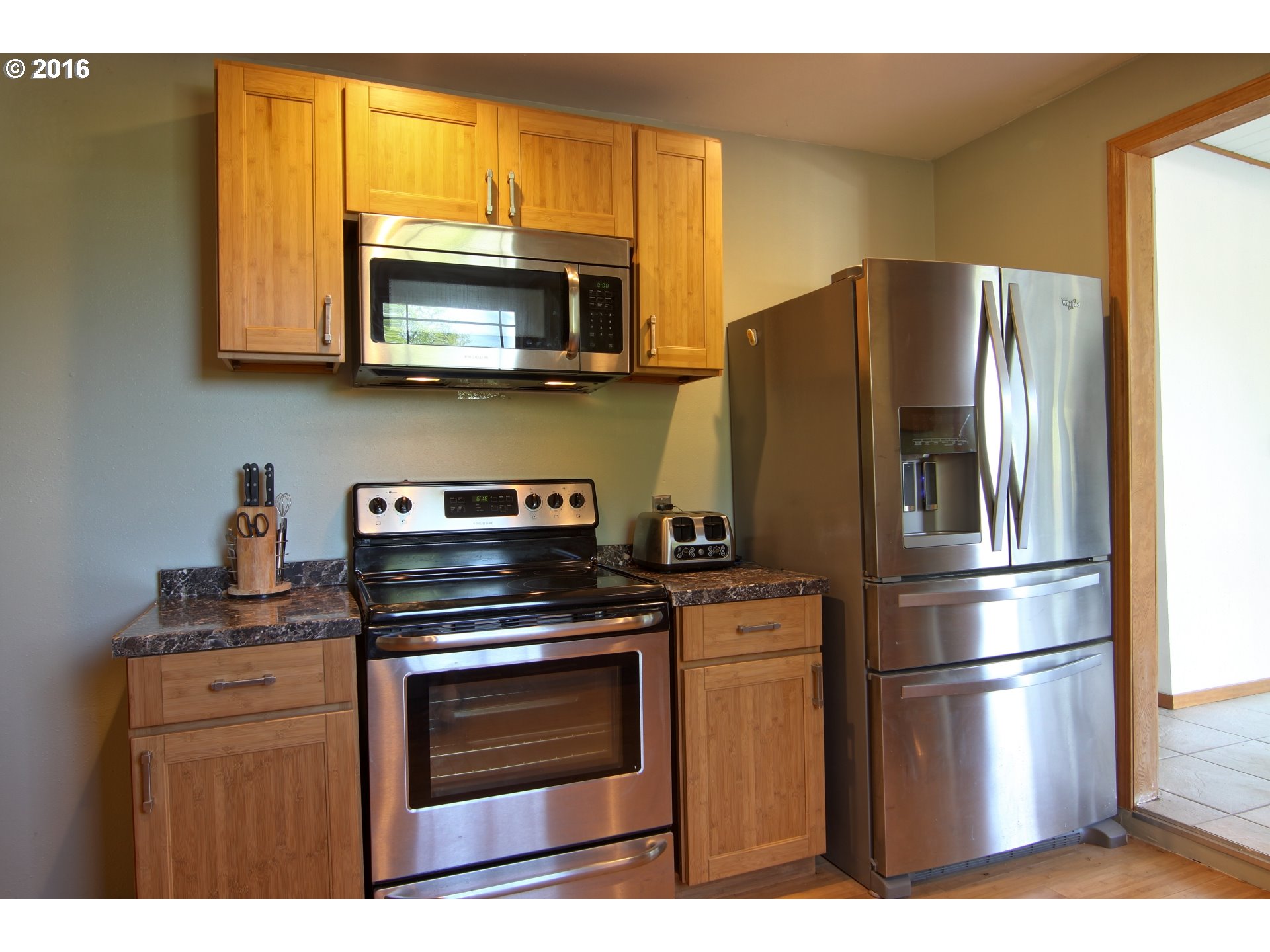 27325 Southeast Stone Road Gresham, OR 97080 - Photo 11 of 21 Gallery Image 11