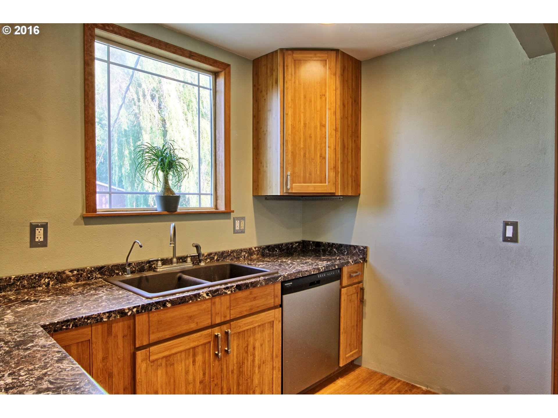 27325 Southeast Stone Road Gresham, OR 97080 - Photo 10 of 21 Gallery Image 10