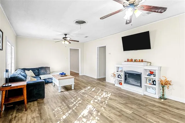 $145,000 | 204 Gordon Street, Dequincy, LA 70633