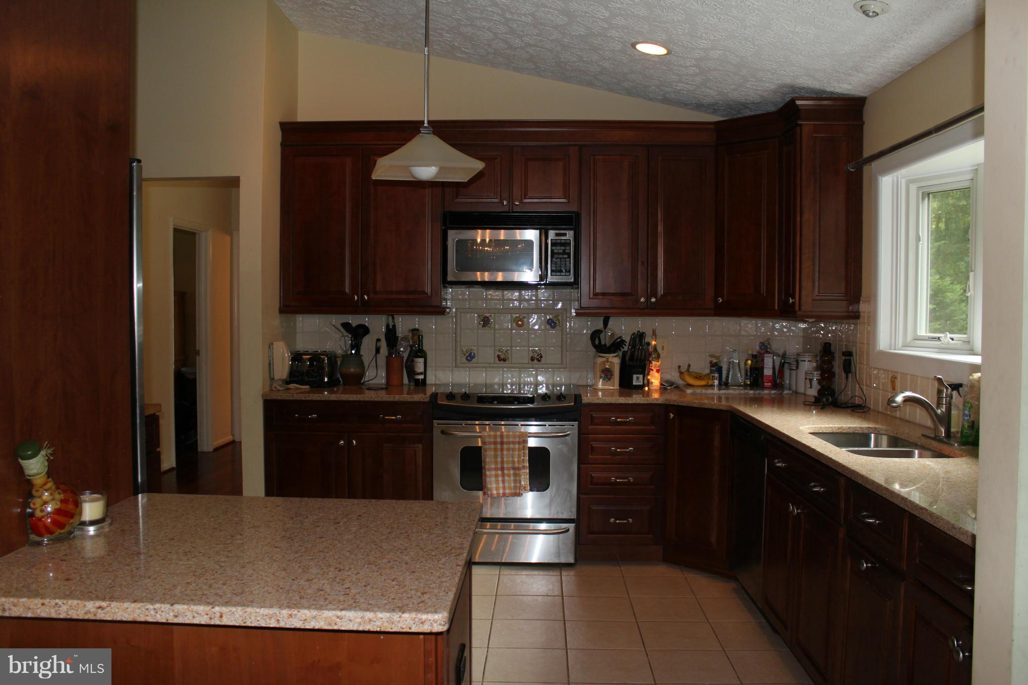 622 Rolling Dale Road Annapolis, MD 21401 - Photo 3 of 13 Kitchen