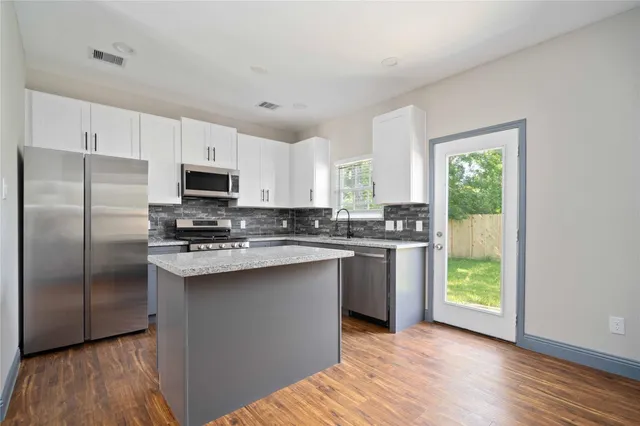 $2,200 | 4506 Mayflower Street, Unit B, Houston, TX 77051