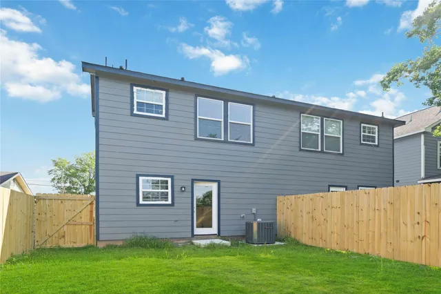 $2,200 | 4506 Mayflower Street, Unit B, Houston, TX 77051