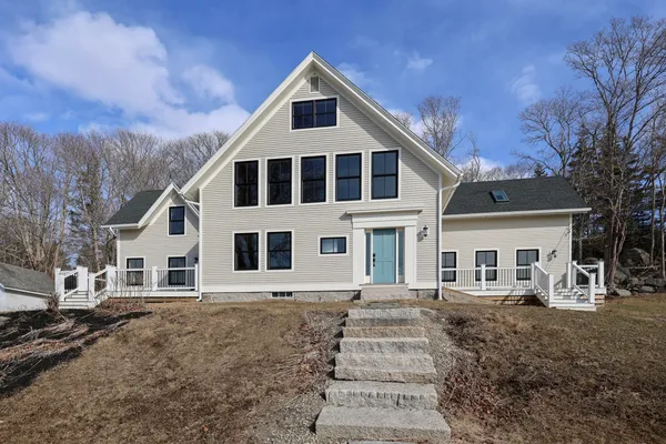 $1,100,000 | 46 Atlantic Avenue, Vinalhaven, ME 04863