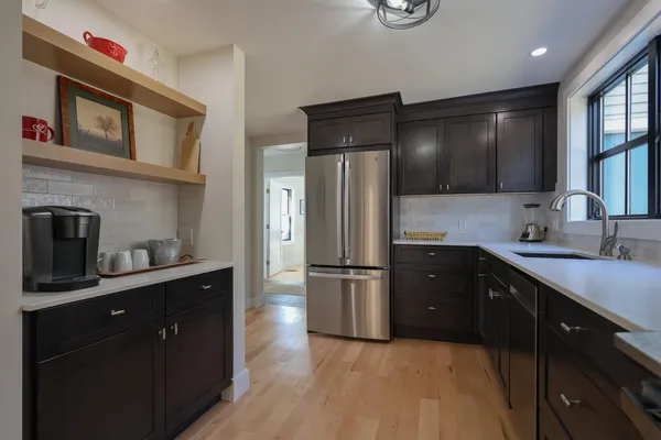 $1,100,000 | 46 Atlantic Avenue, Vinalhaven, ME 04863