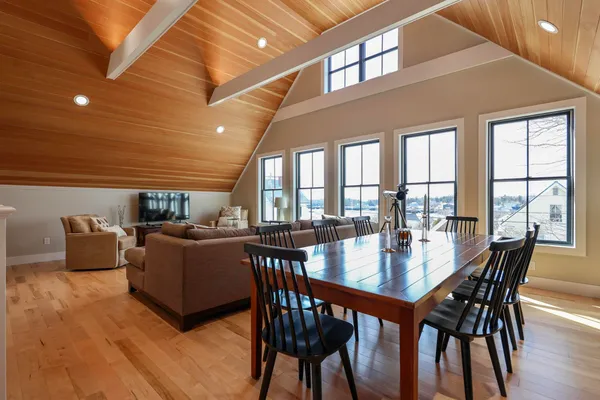 $1,100,000 | 46 Atlantic Avenue, Vinalhaven, ME 04863