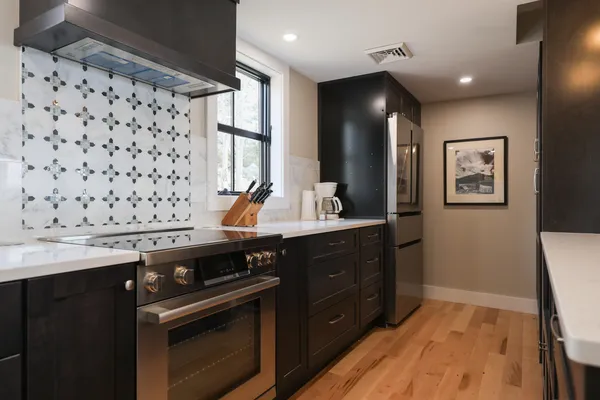 $1,100,000 | 46 Atlantic Avenue, Vinalhaven, ME 04863