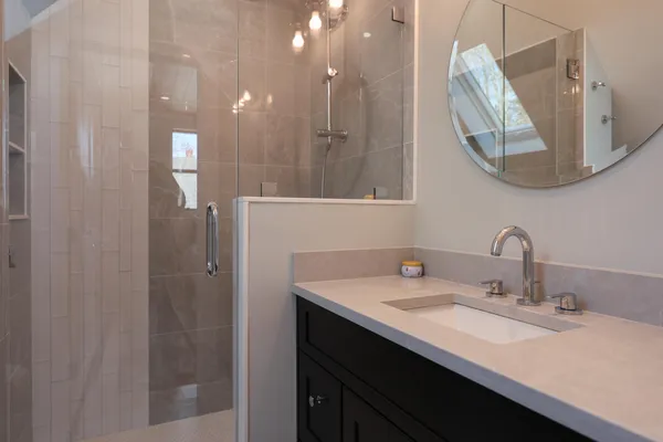$1,100,000 | 46 Atlantic Avenue, Vinalhaven, ME 04863