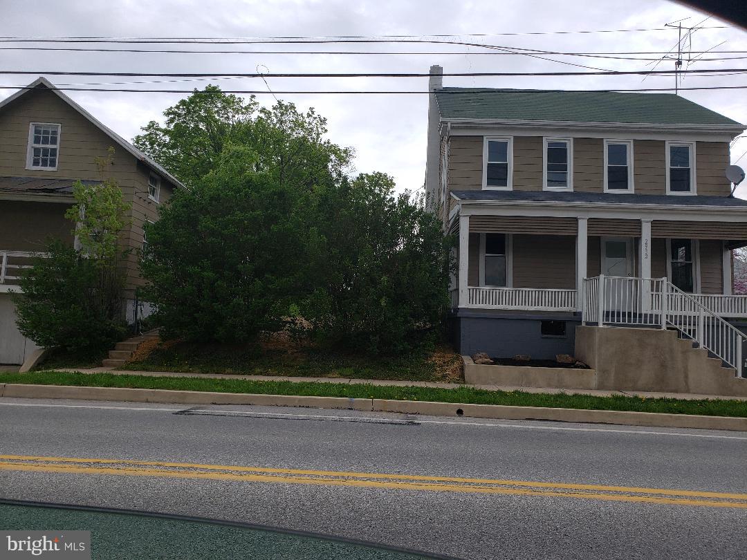 2932 Baltimore Pike Hanover, PA 17331 - Photo 1 of 12 summer house to the left
